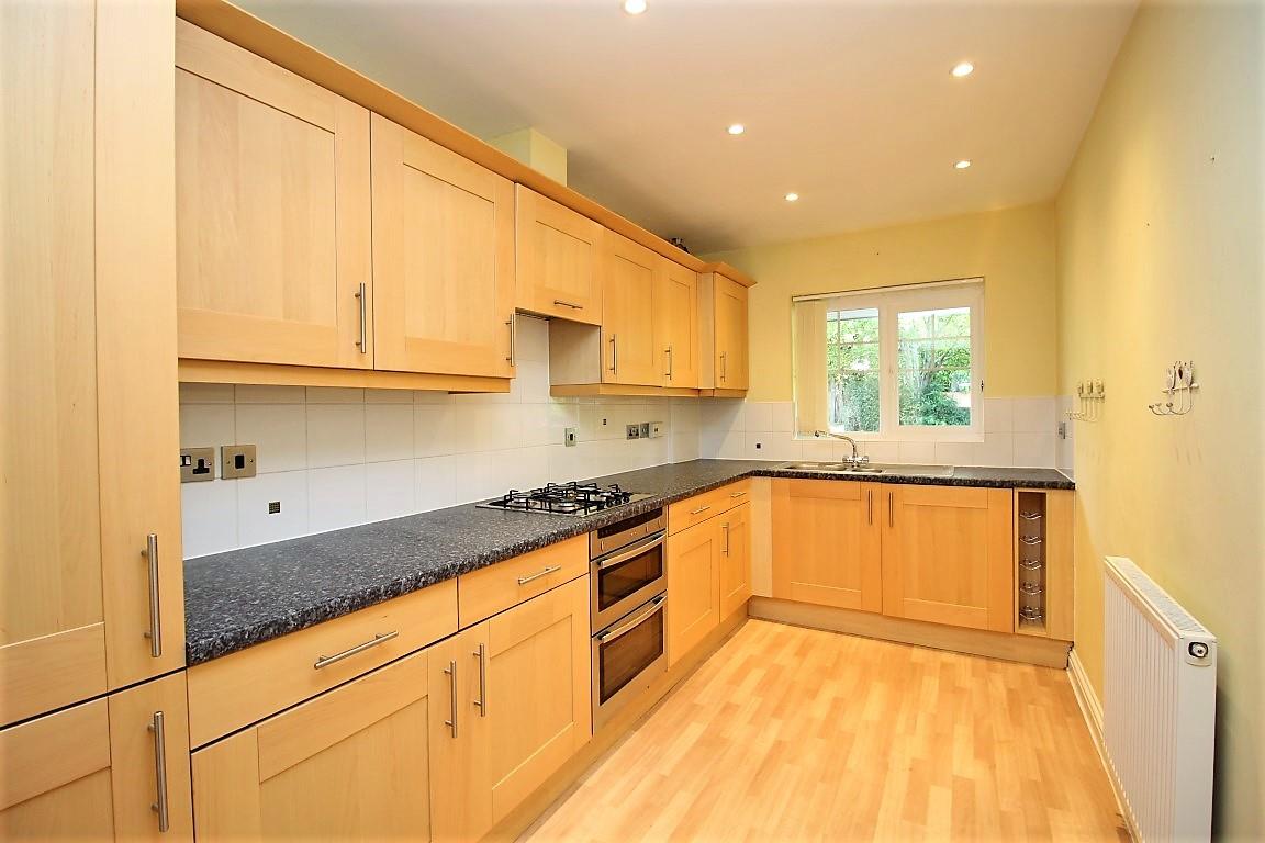 2 bed property in Parkside Road, Reading